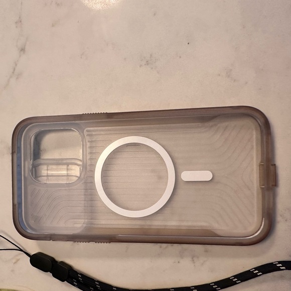 Tech21 FlexMax iPhone 14 Pro case with camera lens protector - Picture 7 of 10